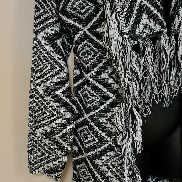 LASCANA Wool Geometric Blanket Cardigan in Black & Grey XS - Picture 7 of 11